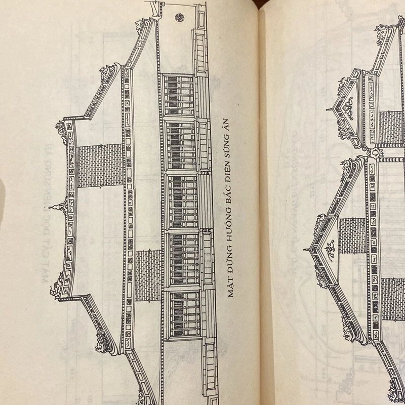 LE MAUSOLEE DE L'EMPEREUR MINH MẠNG (LĂNG VUA MINH MẠNG), TIẾNG PHÁP, XUẤT BẢN 1993 495565