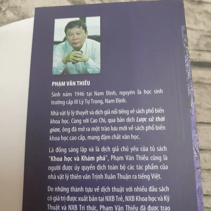 Những con đường của ánh sáng. Tập 1. Trịnh Xuân Thuận. Tái bản lần 5 674628