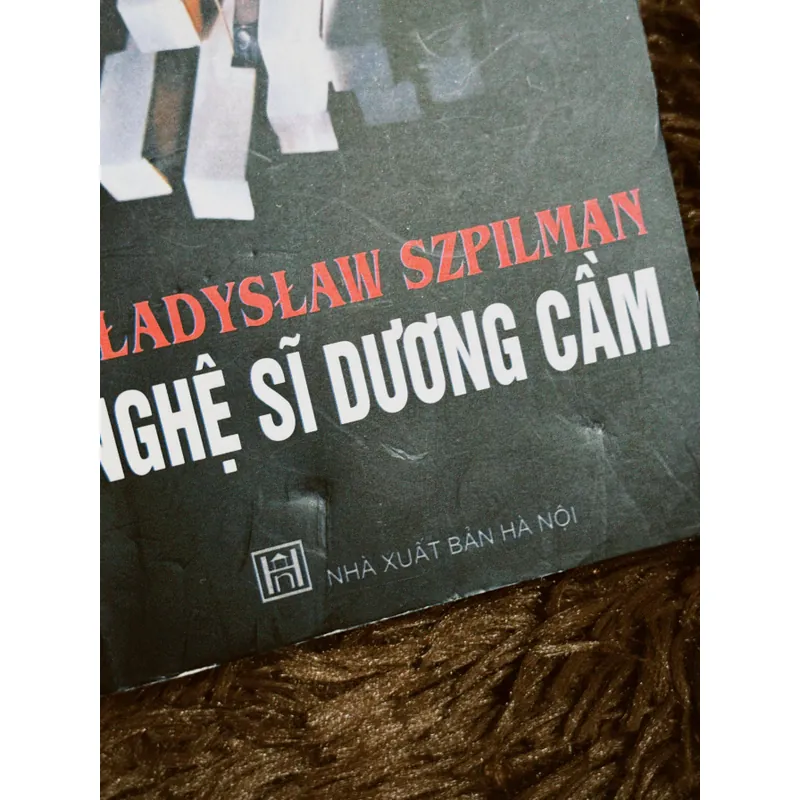 Nghệ sĩ dương cầm (chữ ký dịch giả) 698298
