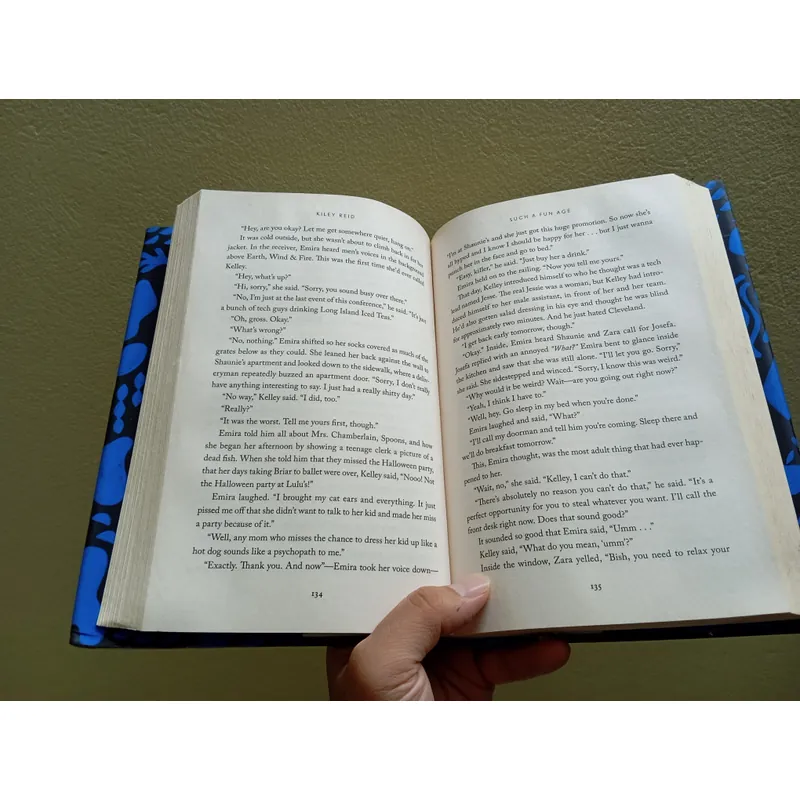 Such a fun age, sách ngoại văn tiếng Anh english book  719415