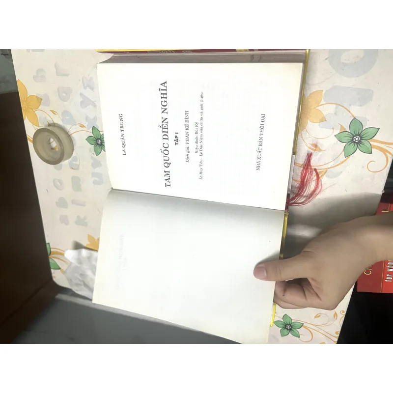 Tam quốc diễn nghĩa bìa cứng 1035347