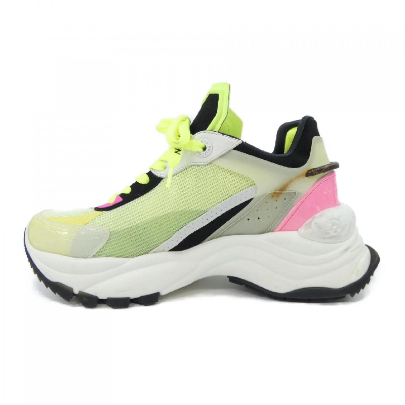 Giày sneaker dòng Run 55 của Louis Vuitton 656086