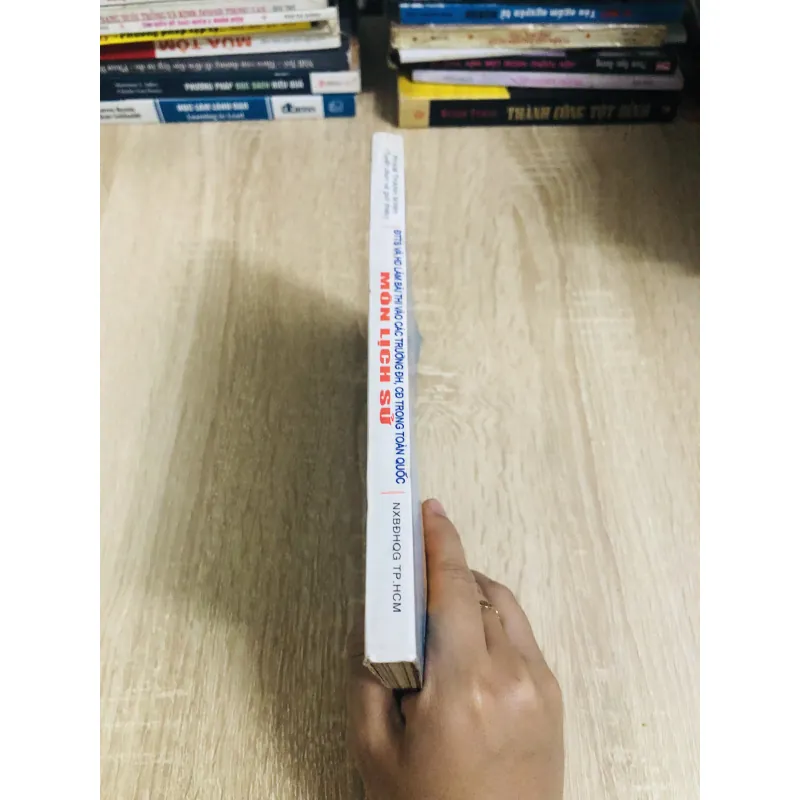 ĐỀ THI TUYỂN SINH VÀ HƯỚNG DẪN LÀM BÀI THI VÀO CÁC TRƯỜNG ĐẠI HỌC, CAO ĐẲNG MÔN LỊCH SỬ  1029901