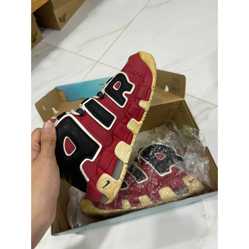 Giày nike air màu đỏ size 36.5 (23.5cm) 367055