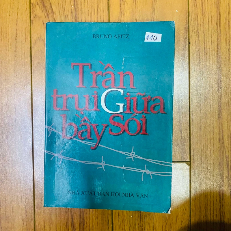 sách văn học - Trần trụi giữa bầy sói-Bruno Apitz#HATRA 310997