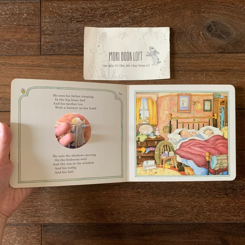 Sách ngoại văn Peepo! – Sách đục lỗ, Used, Board Book 540726