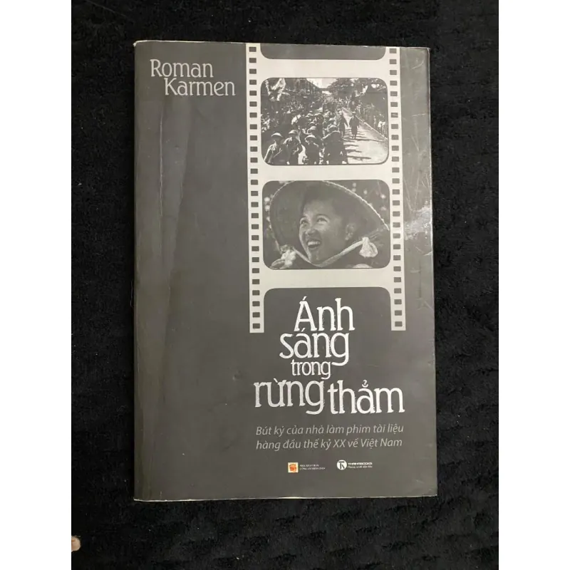 Ánh sáng trong rừng thẳm-  đạo diễn Roman Karmen 1027673