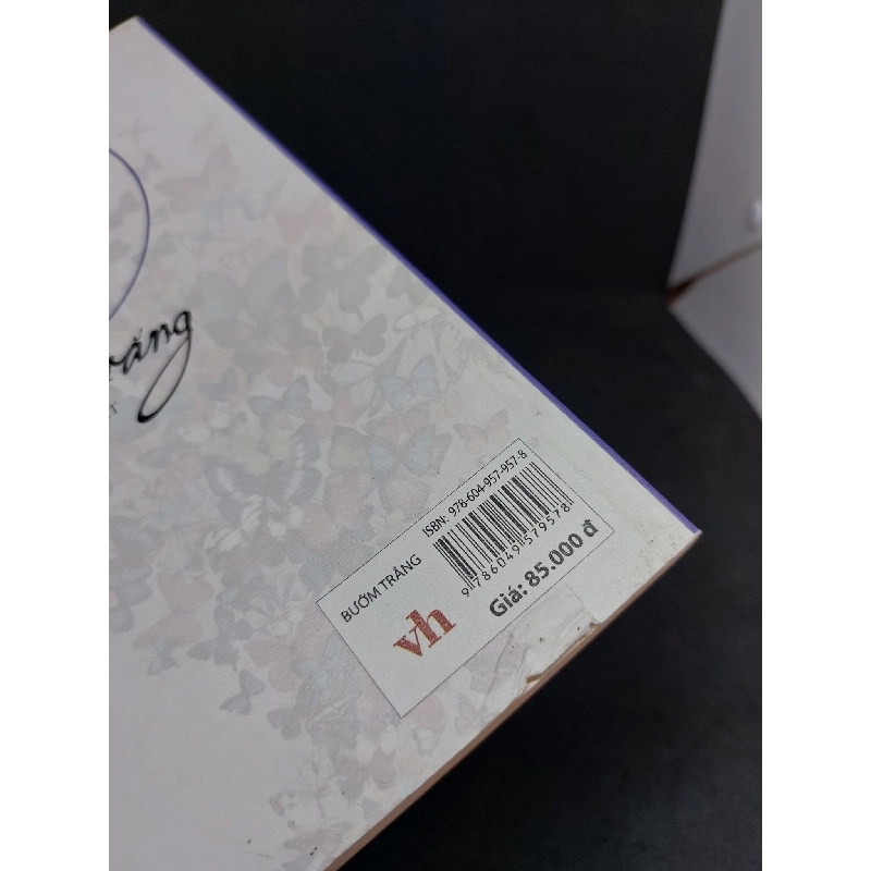Bướm trắng - Tủ sach văn học - Nhất Linh, mới 80% 2018 HCM1508 912097