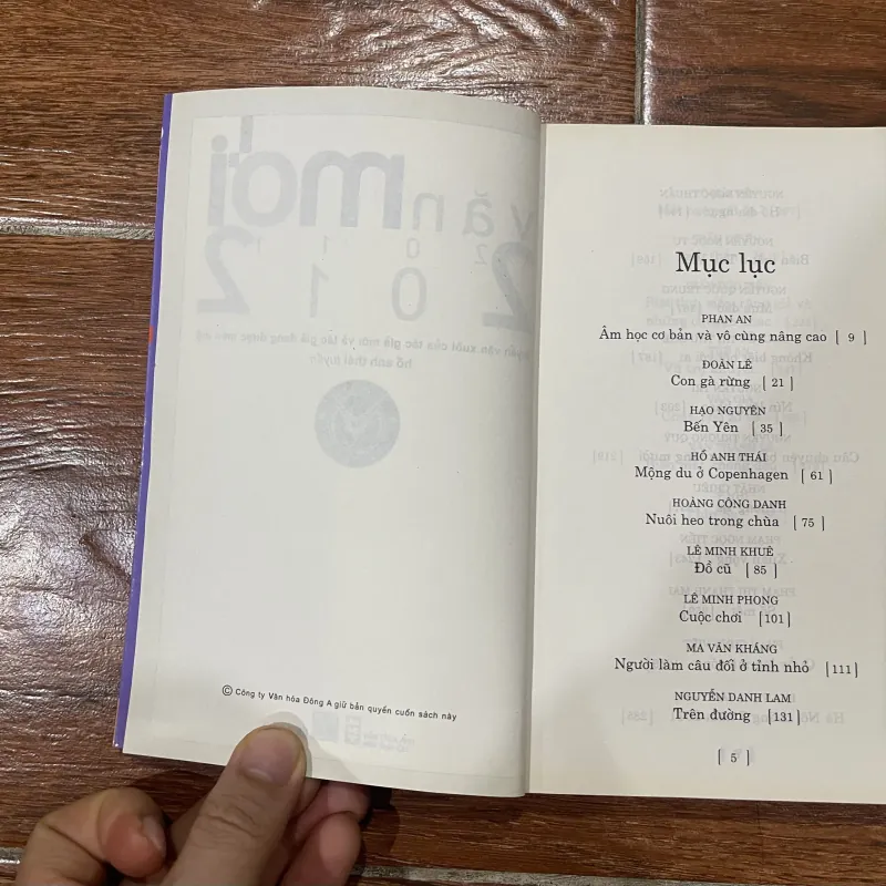 Văn mới 2011-2012 - Tuyển văn xuôi của tác giả mới và tác giả đang được mếm mộ (6) 930895