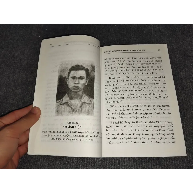 ANH HÙNG TRONG CHIẾN DỊCH ĐIỆN BIÊN PHỦ - LÊ HẢI TRIỀU 991138