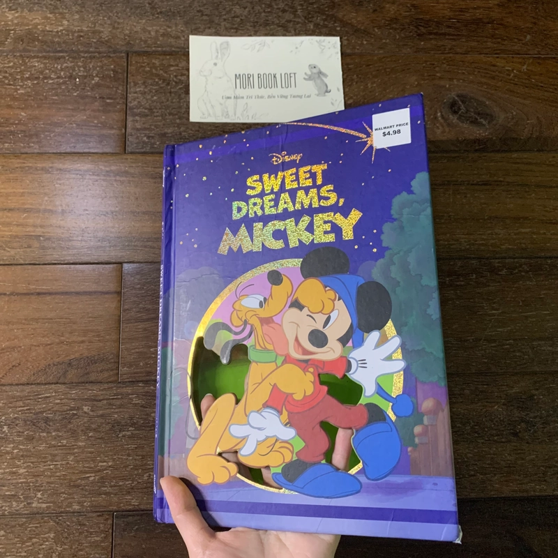 Sách ngoại văn Sweet Dreams, Mickey, Used, Bìa cứng đục lỗ, chất lượng như hình 492671