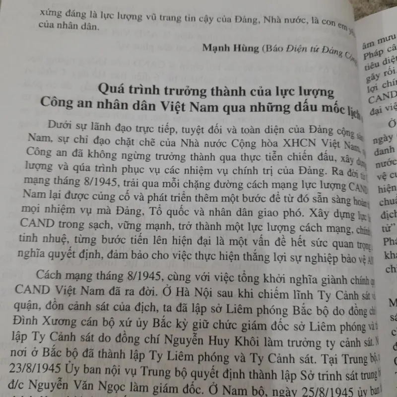 Các vị tướng CÔNG AN NHÂN DÂN- Khí phách và Những chiến công. Bs. Quý Long & Kim Thư 788597