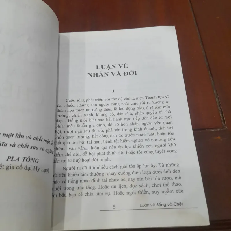 Đắc Trung luận vê Sống & Chết (tập tùy bút) 1022888