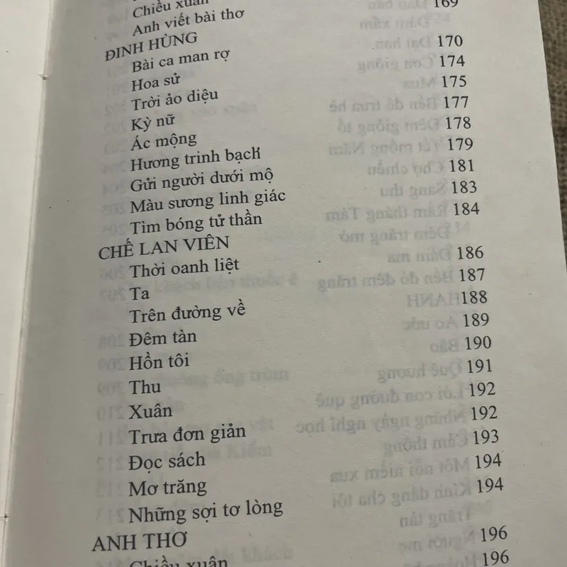 Thơ mới 1932-1945 tuyển chọn 719340