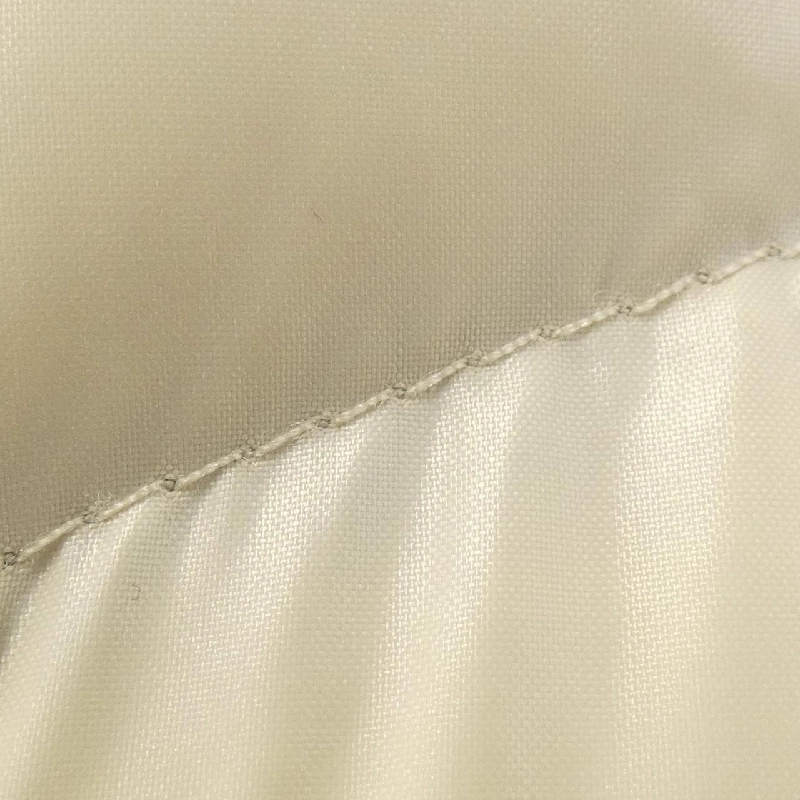 Áo khoác lông vũ MONCLER 644911