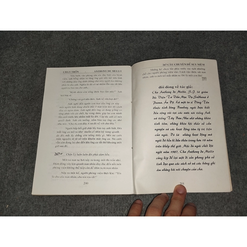 CHẠY TRỐN. 267 CÂU CHUYỆN ĐỂ SUY NIỆM 517713