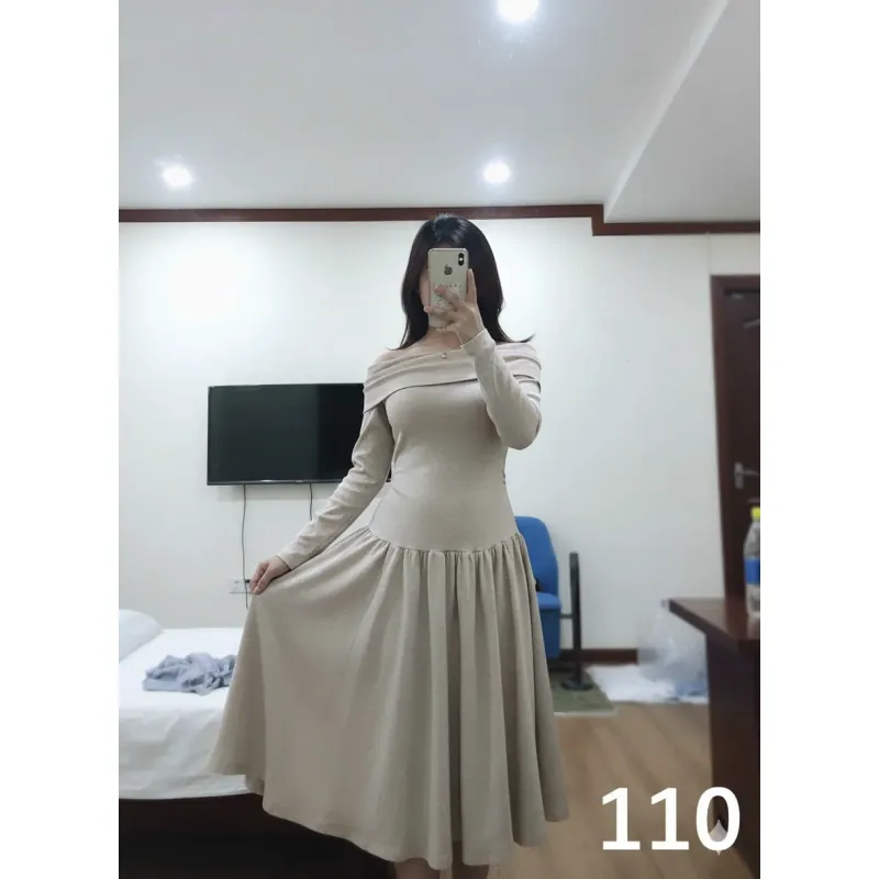 Đầm len tăm trễ vai dày mịn ấm size M L còn nguyên tag 1023567