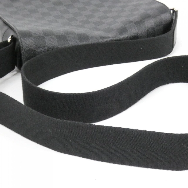 Túi đeo vai Louis Vuitton Damier Graphite District PM N41028 - Hàng hiệu Chính hãng 776501