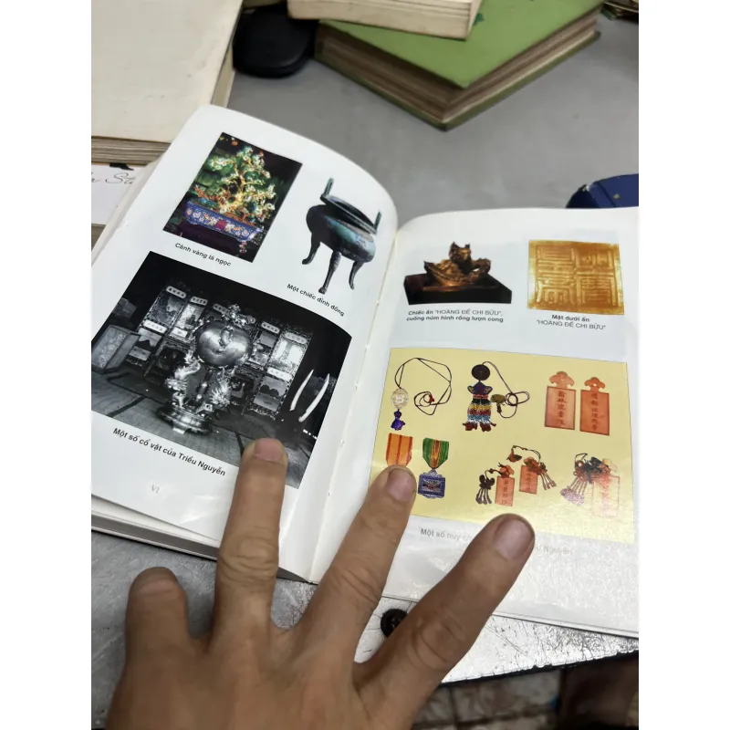 Bảo Đại - Vua cuối cùng Triều Nguyễn Lý nhân Phan Thứ Lang Nxb Văn Nghệ, 1022880