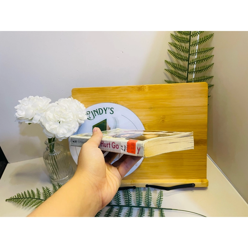 [Sách tiếng Anh 2hand] Like new 90% - Hurt Go Happy - Ginny Rorby 499512