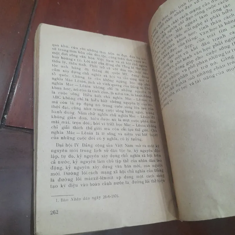 Đỗ Đức Hiểu - PHÊ PHÁN VĂN HỌC HIỆN SINH CHỦ NGHĨA 739052