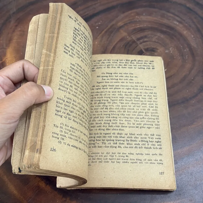 [Xem Kỹ Ảnh] - II Lịch Sử: Lịch Sử Văn Học Việt Nam - 1980 1008482