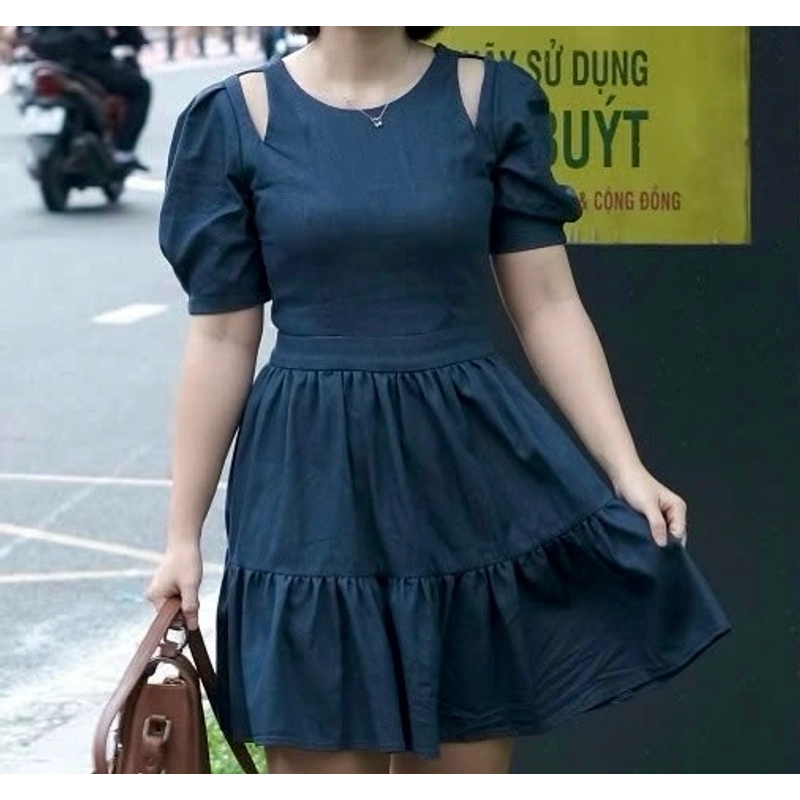 Váy nữ xanh navy tay phồng mới 95% Freesize 247256