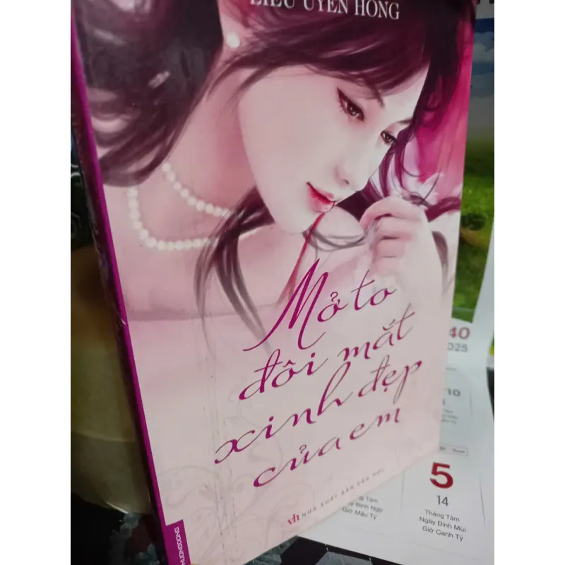 mở to đôi mắt xinh đẹp của em 576163