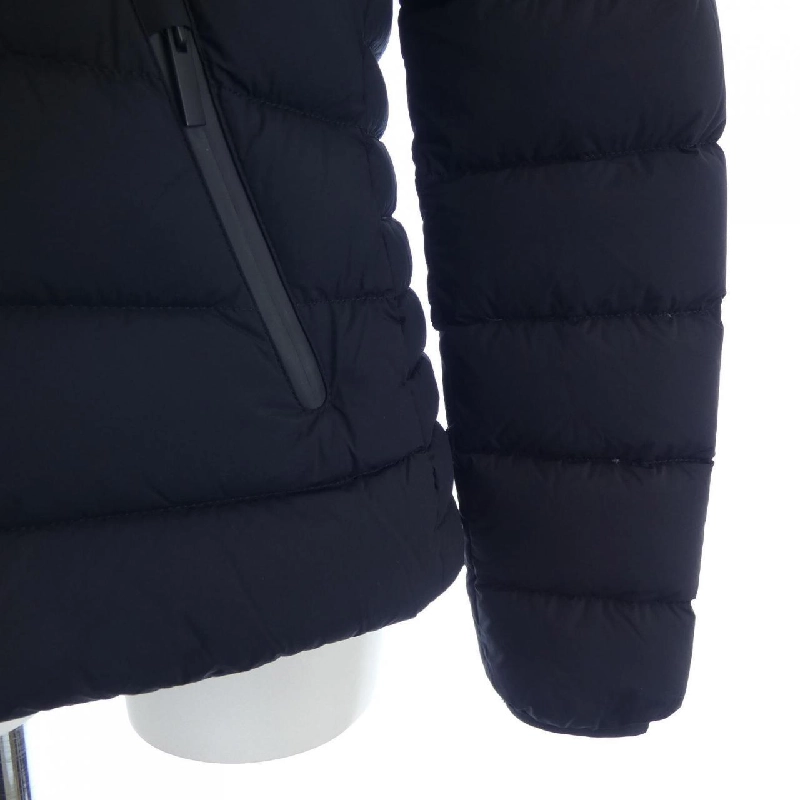Áo khoác lông vũ MONCLER 637464