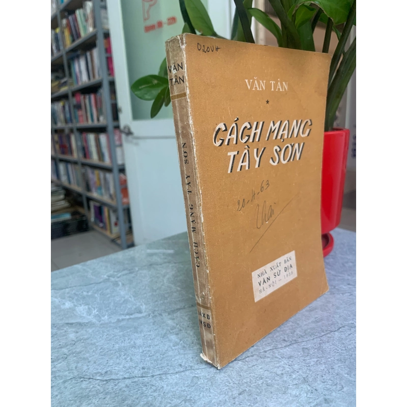 Văn Tân - Cách mạng Tây Sơn  300148