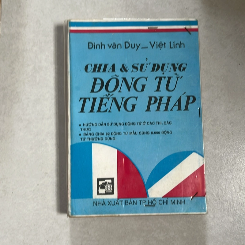 Sách học Tiếng Pháp 496177