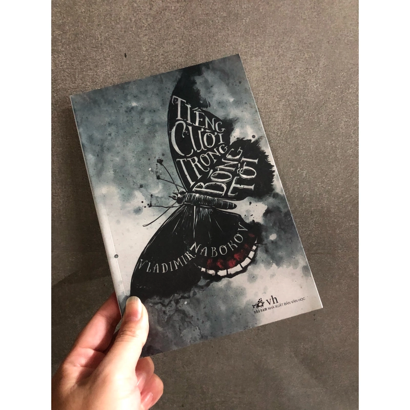 Tiếng cười trong bóng tối - Nabokov (như mới) 359566