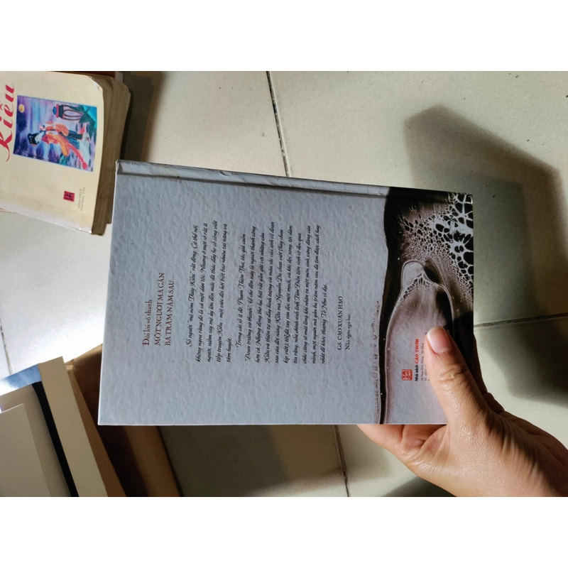 Thơ đoạn trường vô thanh của Phạm Thiên Thư 462917