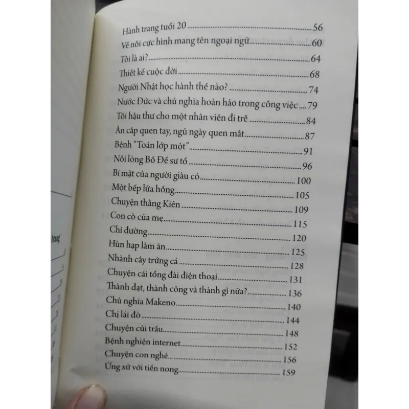 Trên đường băng của tác giả Tony Buổi Sáng.  703744