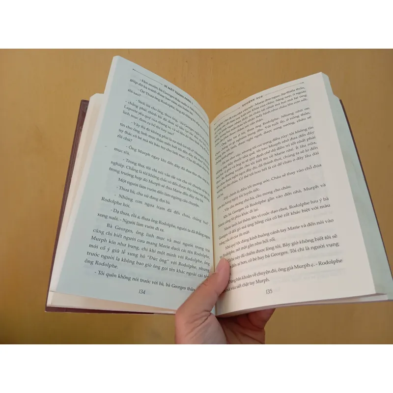 Bí mật thành Paris  715290