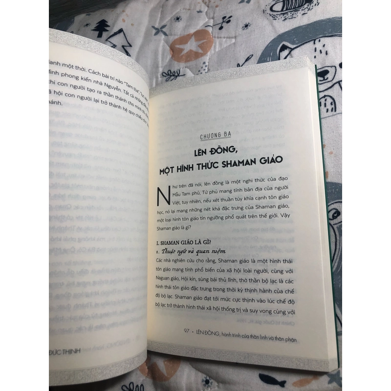Lên đồng, hành trình của thần linh và số phận 332045