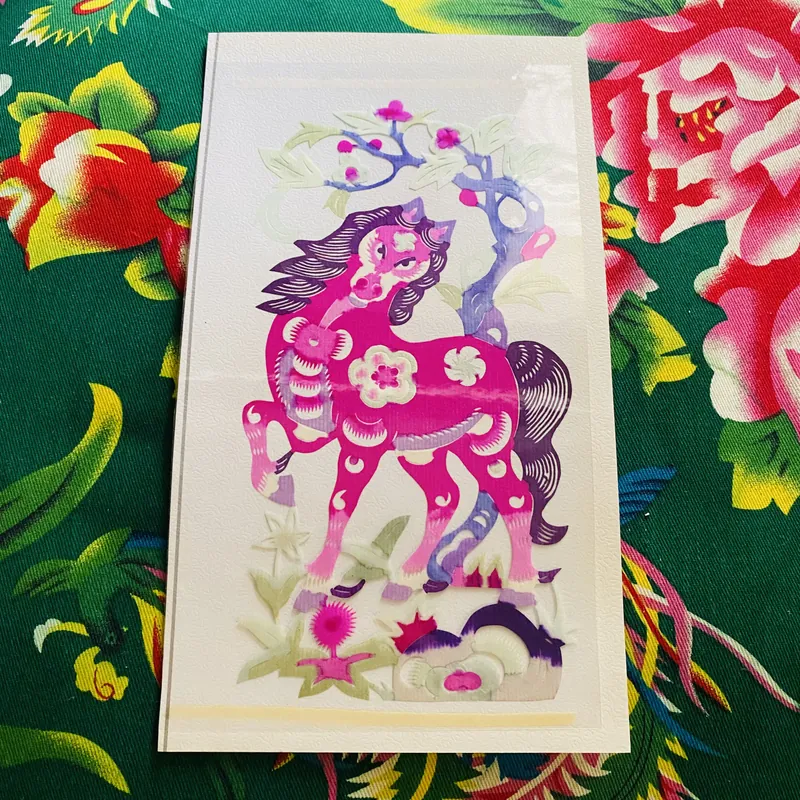 Ảnh nghệ thuật cắt giấy Trung Hoa (con giáp Ngọ)  731476