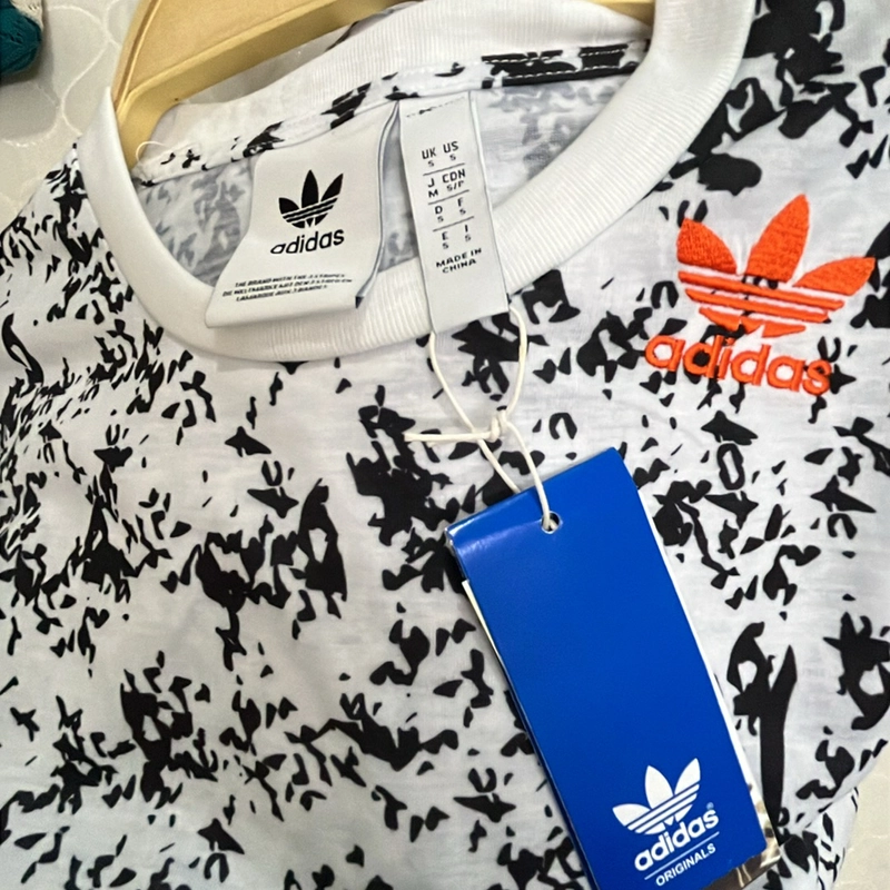 Áo Adidas Graphic tee 377561