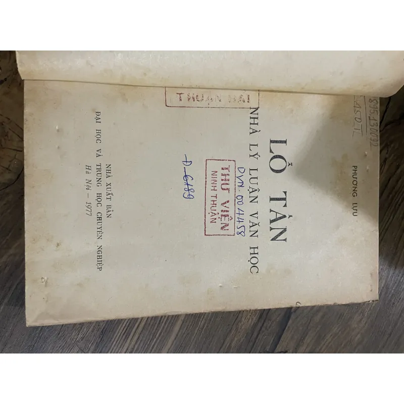 Lỗ Tấn nhà lý luận văn học; tác giả Phương Lựu; 440 trang  1030295