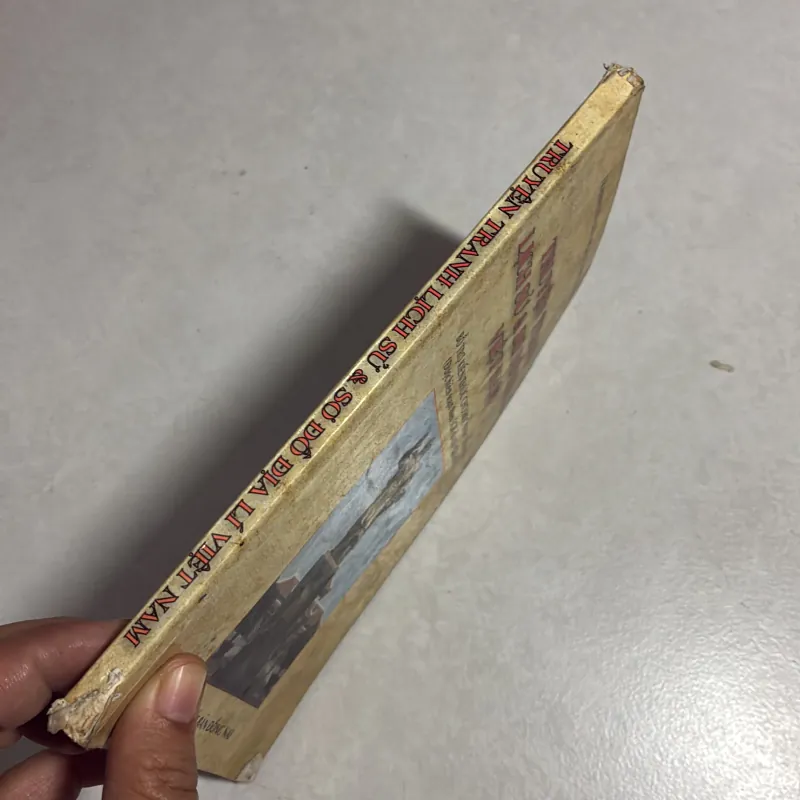 Truyện tranh lịch sử và sơ đồ địa lý Việt Nam 778622