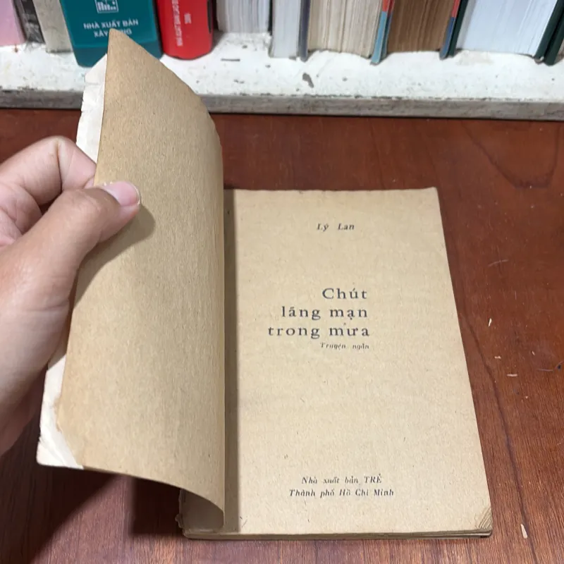 II Tập Truyện: Chút Lãng Mạn Trong Mưa - Lý Lan - 1987 751281