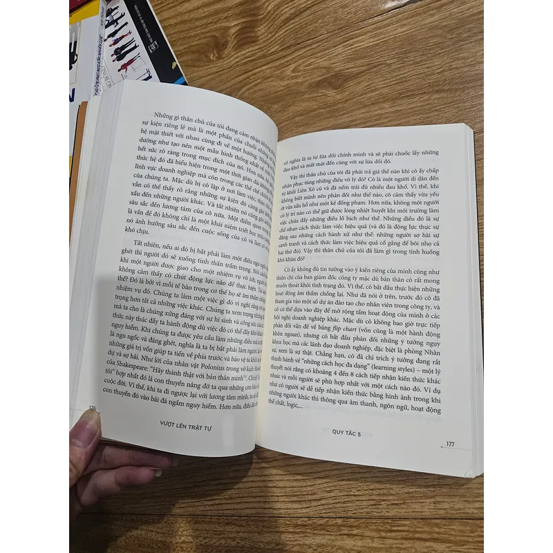 Vượt lên trật tự
 702907