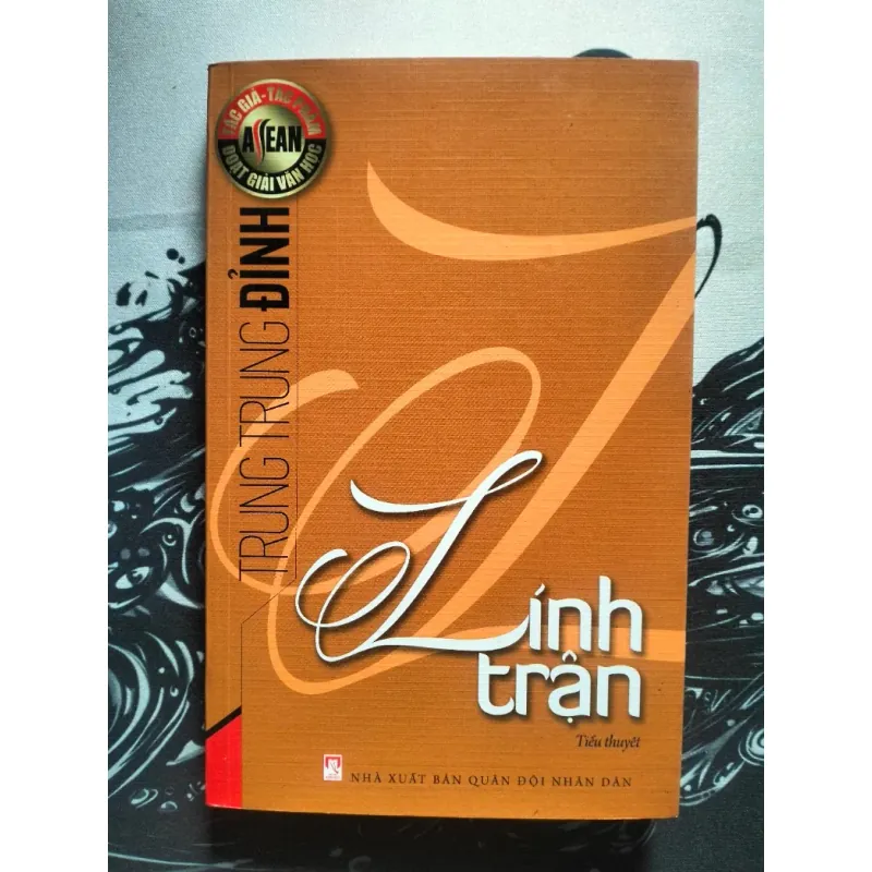 Tiểu thuyết "Lính trận", Trung Trung Đỉnh 590477