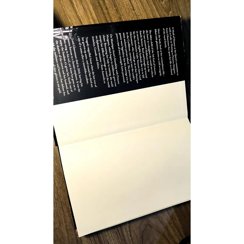 Sách cũ (có ố) Lady in Waiting: My Extraordinary Life in the Shadow of the Crown  723356