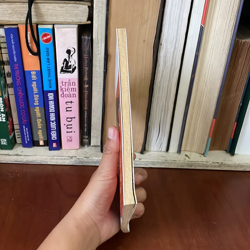 II Tựa sách: Chuyện Con Mèo Và Con Chuột Bạn Thân Của Nó - LUIS SEPÚLVEDA - 2017 569523