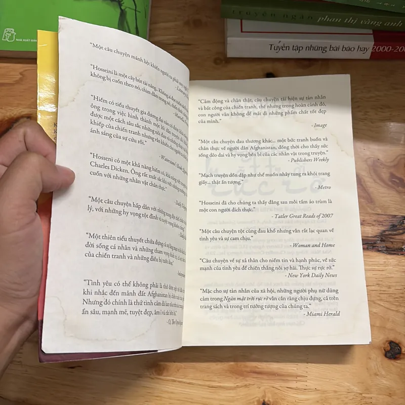 II Tiểu Thuyết Lịch Sử: Ngàn Mặt Trời Rực Rỡ - KHALED HOSSEINI - 2018 699417