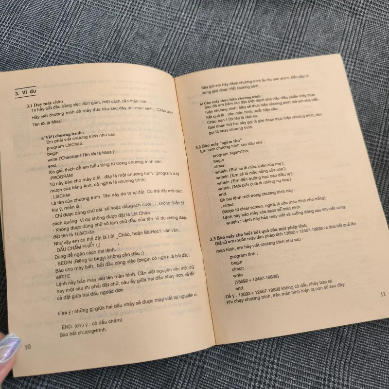 Làm quen với máy vi tính - Thái Quang Hy (biên soạn) - Công Ty SCITEC - Năm 1989 607297