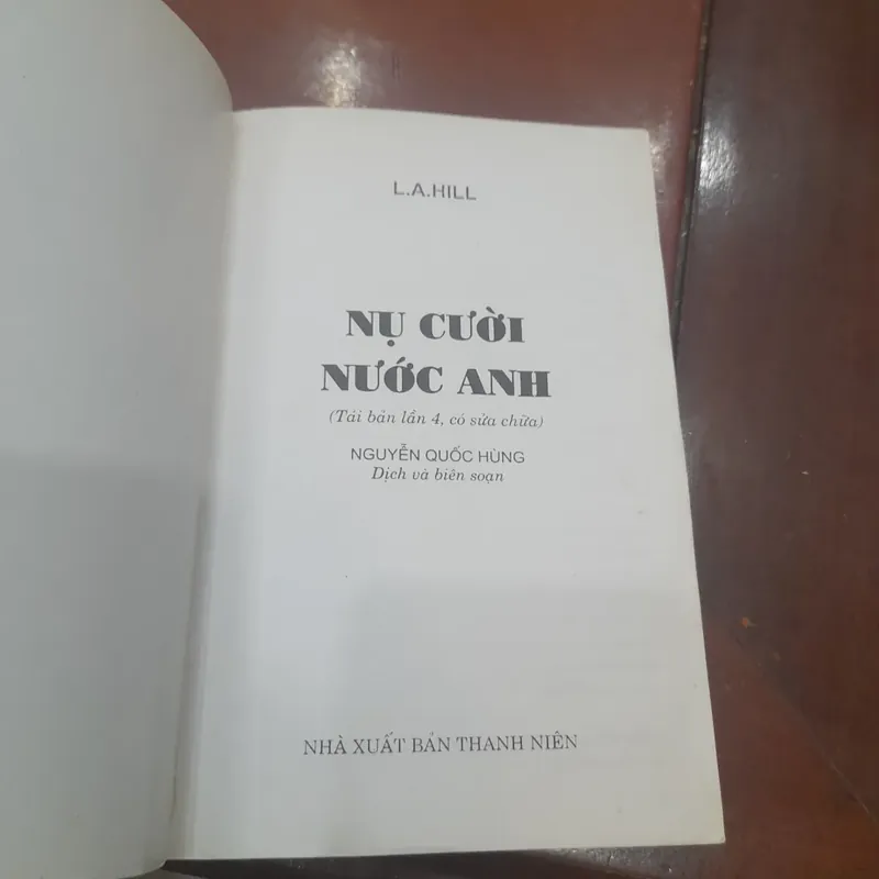 L.A. Hill - NỤ CƯỜI NƯỚC ANH 568855