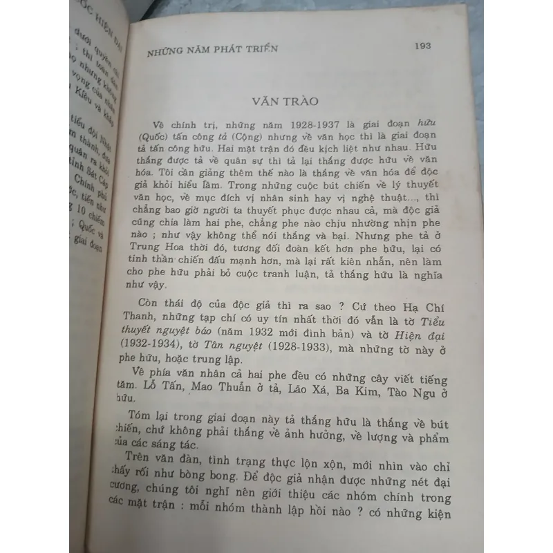 VĂN HỌC TRUNG QUỐC HIỆN ĐẠI - NGUYỄN HIẾN LÊ 720486