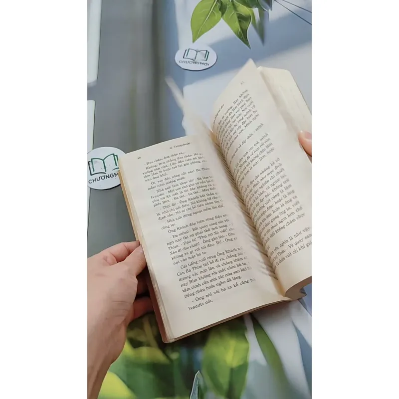 Con Bim Trắng Tai Đen - G. T. Proleforski 744686